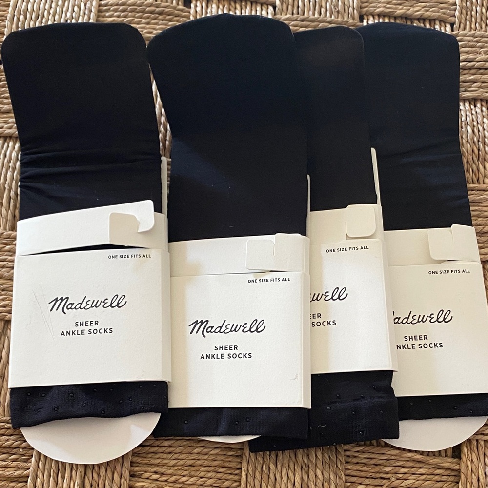 New with tag lot of 4 Madewell Sheer Black Ankle Socks OS